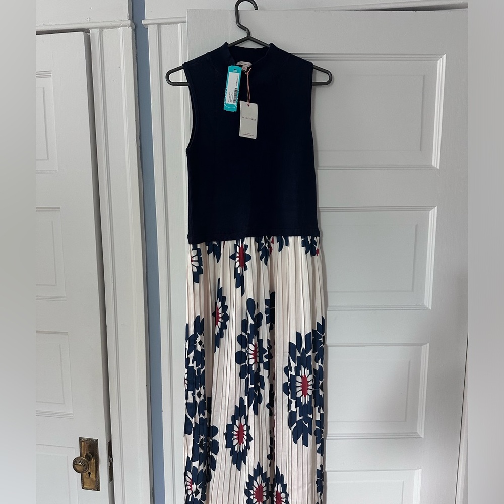Skies are blue maxi dress size M